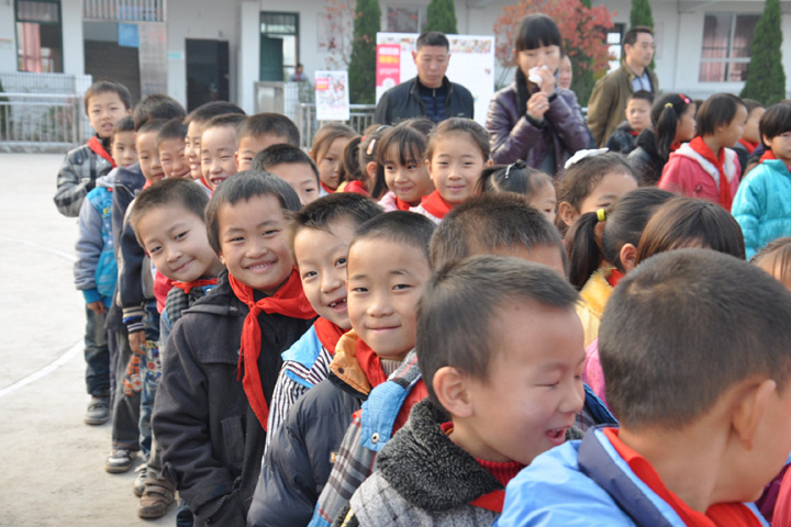 孩子的笑容很温暖